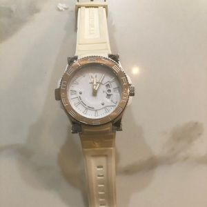 White Mstr Watch